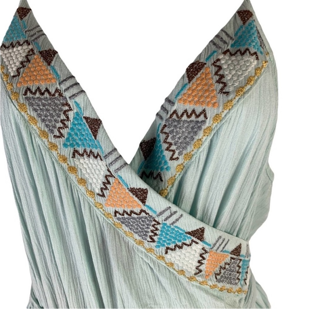 Chelsea & Violet size L jumper with shorts underneath and legs have sheerness - Picture 5 of 7